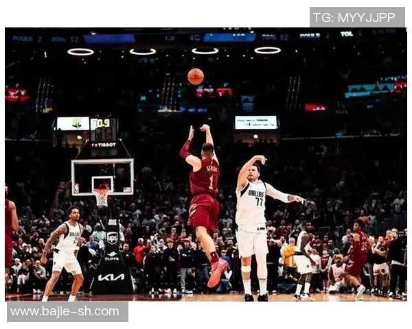 足球球星挑战篮球投篮技巧 看他们如何跨界展现运动天赋 足球球星挑战篮球投篮技巧 看他们如何跨界展现运动天赋